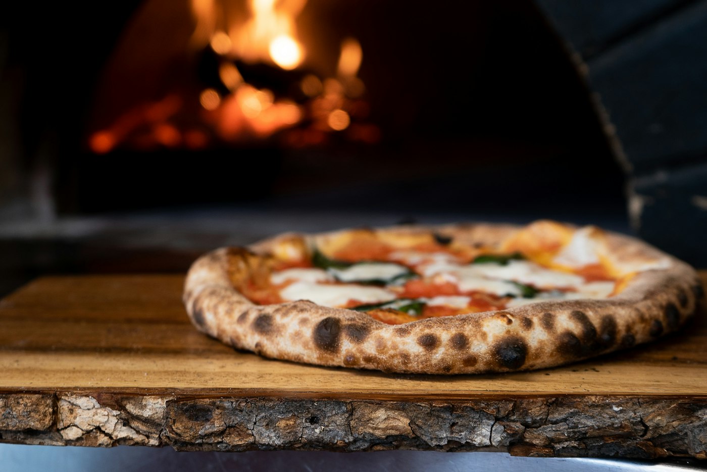 Pizza aus dem Ofen im La Strada Sindorf
